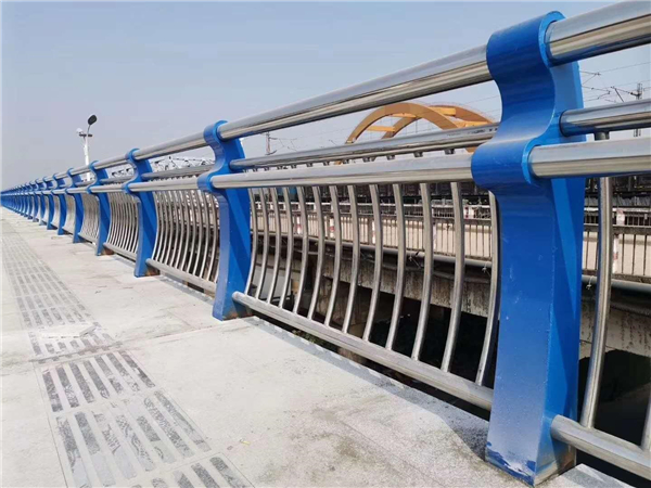 金昌304不锈钢复合管护栏的生产工艺揭秘